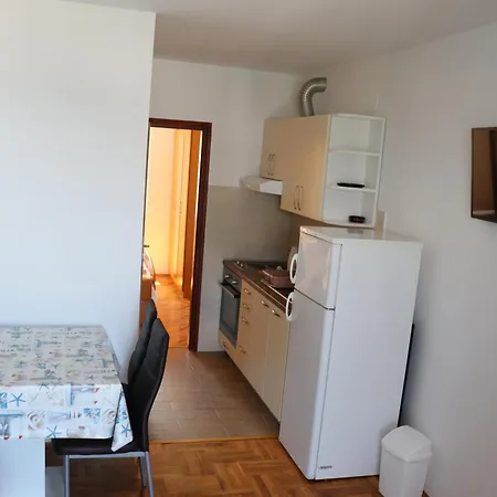 Juric Апартаменты Трпань